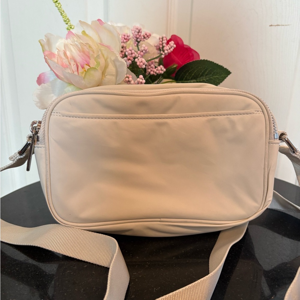 lululemon White Crossbody Bag - Picture 2 of 6
